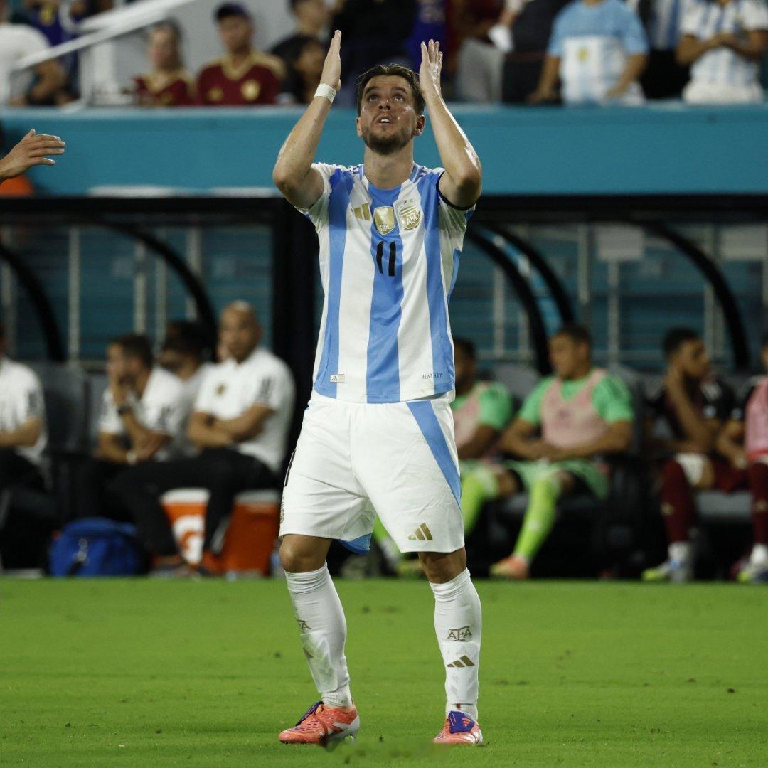 阿根廷1比0委内瑞拉 凭借洛赛尔索的进球，阿根廷在热身赛上以1-0击败委内瑞拉✌