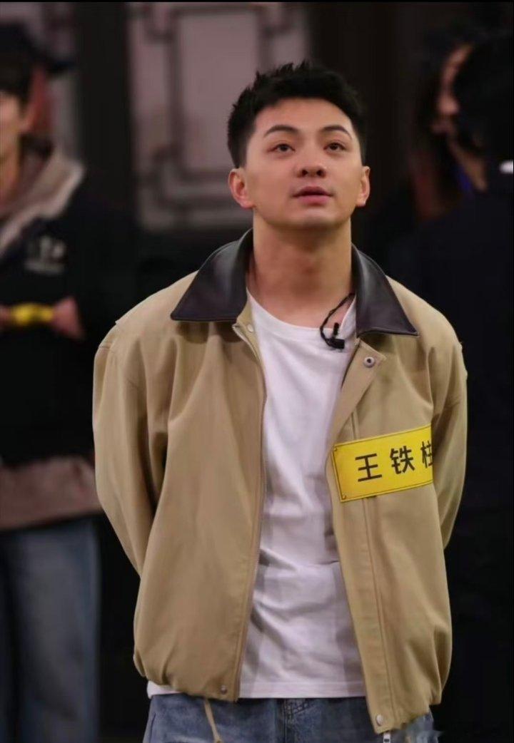 雪饼猴无限超越班冠军 别人演戏靠剧本，王铁柱是把自己的人生苦难，都揉进了角色里，