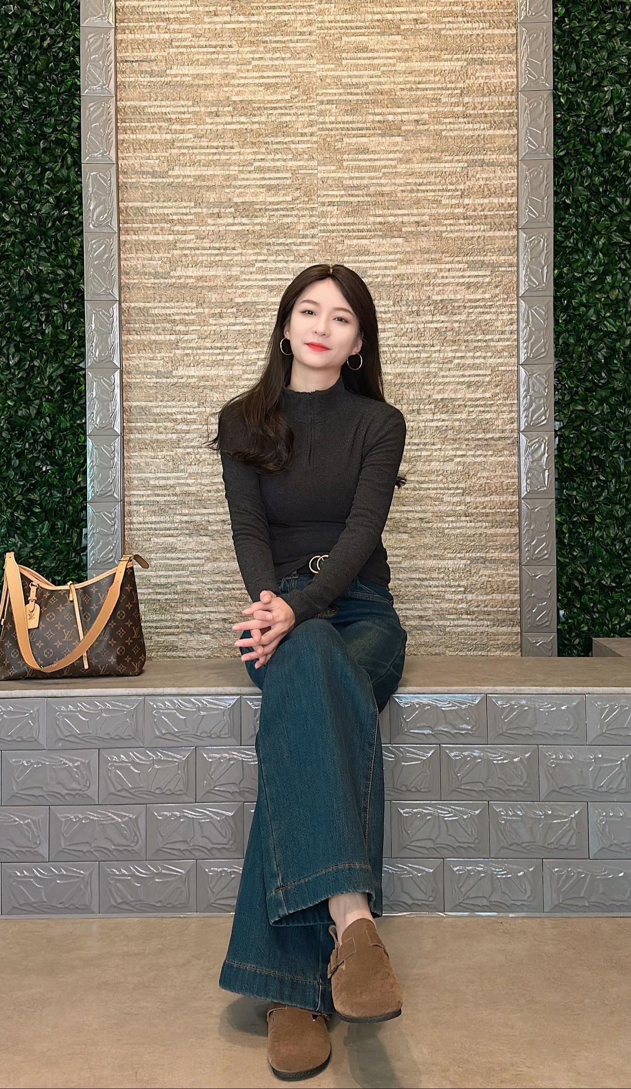 人人想要真诚与偏爱，可这世间处处是虚伪和新鲜感打底衫 冬季穿搭