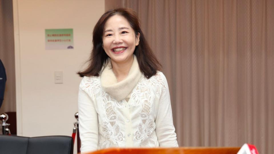 郑丽文当选党主席后，将文传会主委这一重要岗位交给老朋友尹乃菁，原本寄望彼此信任能