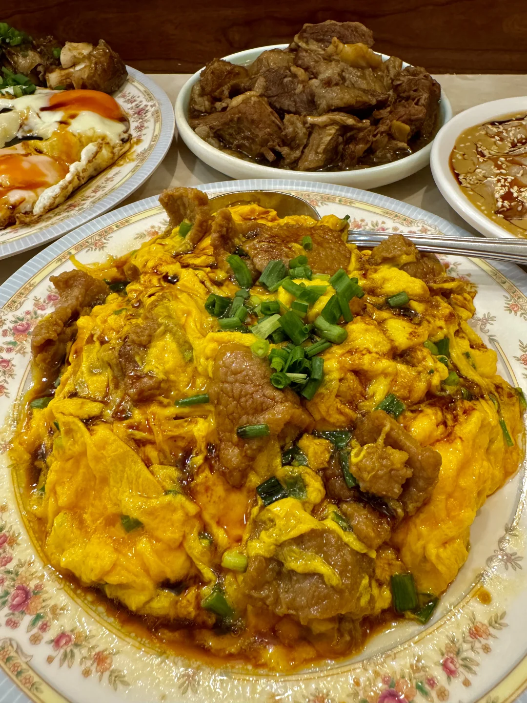 上海｜饭张力拉满的滑蛋牛肉饭…