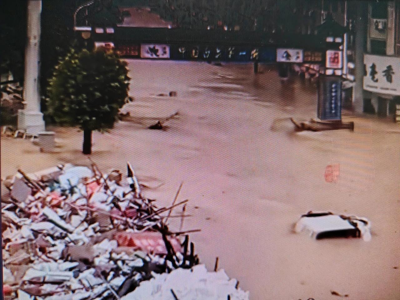福建福鼎洪水三米高，茶商遭遇最严重水灾，秋季茶市或有变化！

根据公开报道，你提