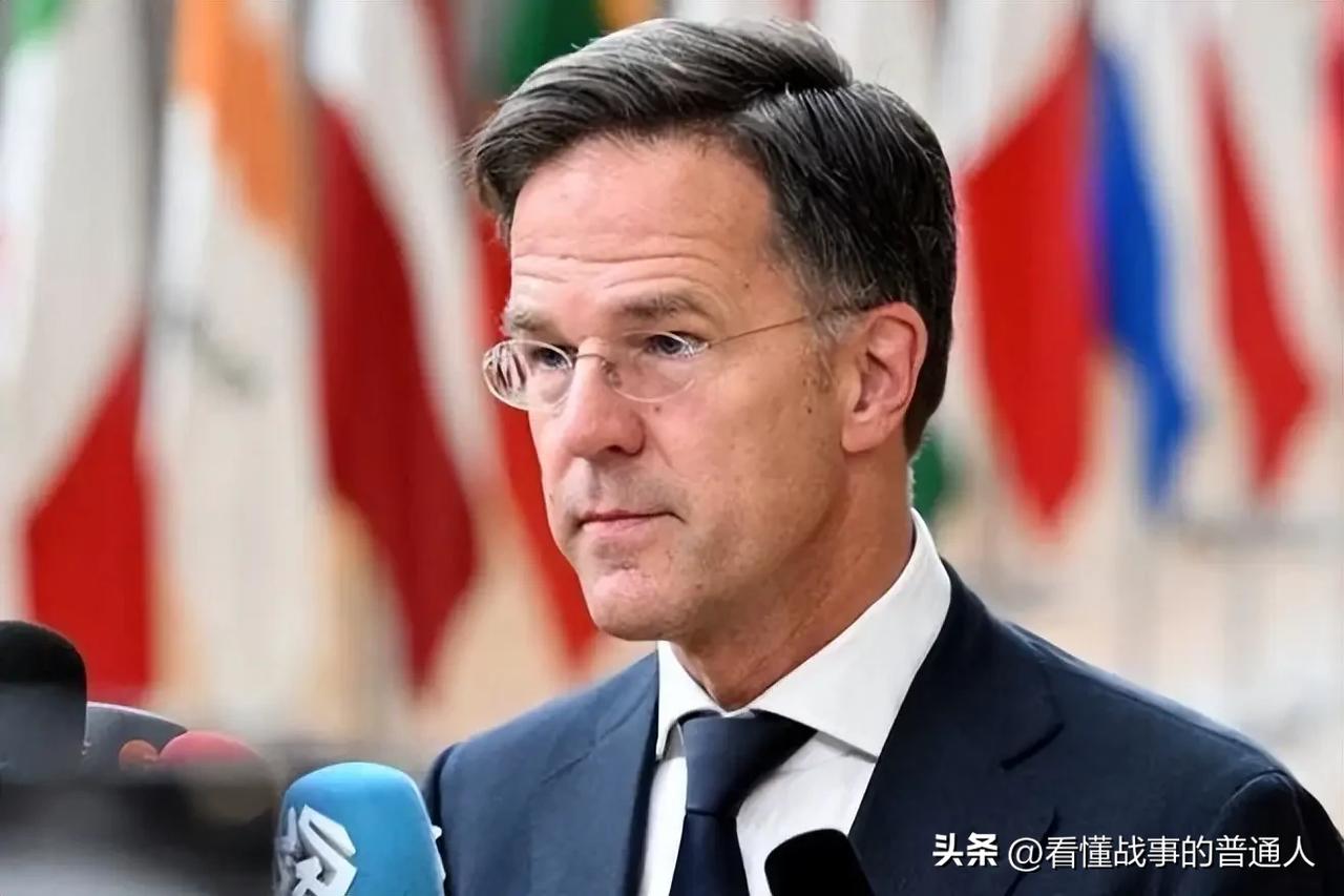 布鲁塞尔总部瞬间死寂，北约秘书长被三个问题当众扇了响亮耳光！这一记重锤直接砸烂了