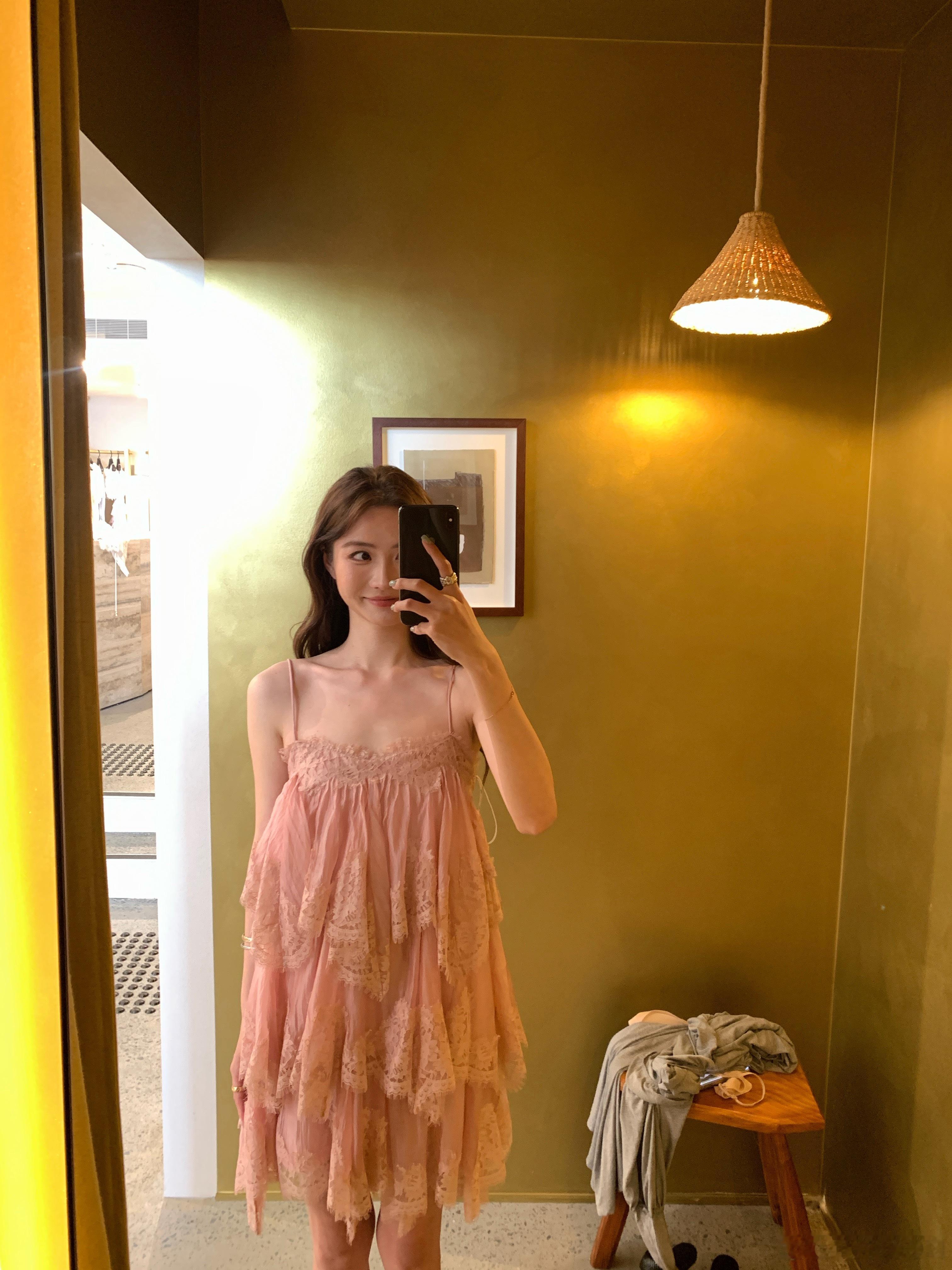 裙子系列等我回去录大货穿搭视频因为dy有直播 本来想截取dy直播视频给大家看 但