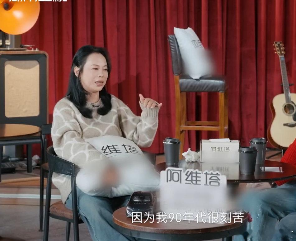 黄绮珊学唱歌听坏70台随声听 90 年代的热爱有多滚烫？70 台随身听就是答案！