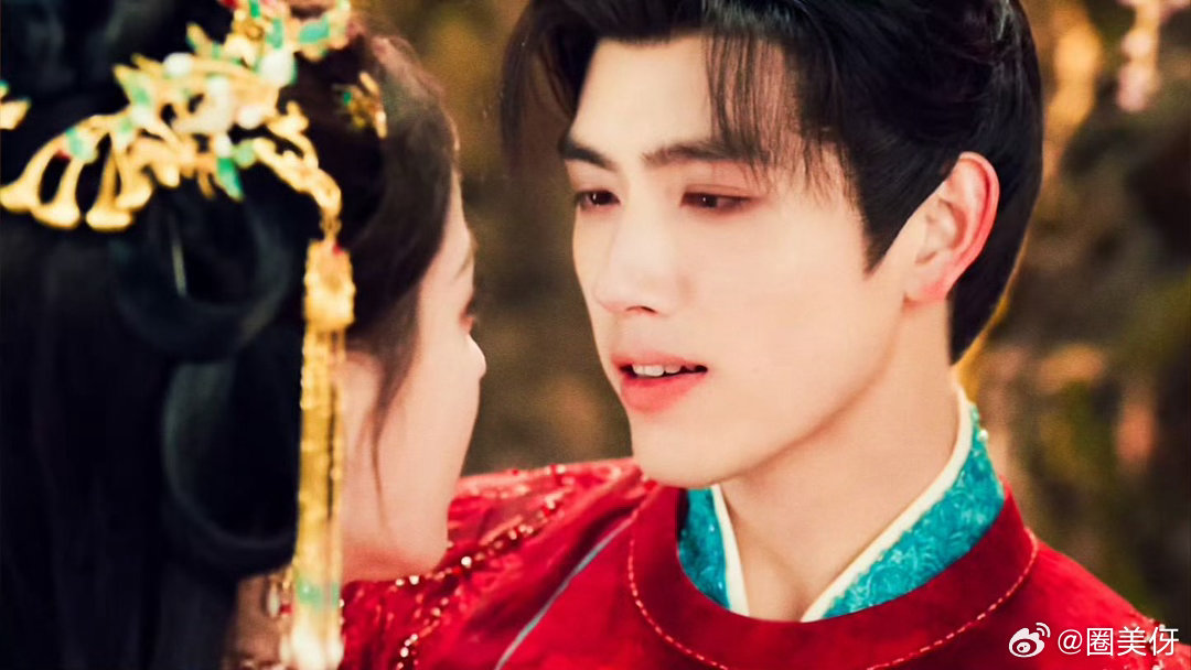 秦榛镜头下的陈飞宇秦榛的镜头也太会放大陈飞宇的美了！将段胥的少年桀骜、眼底隐忍与