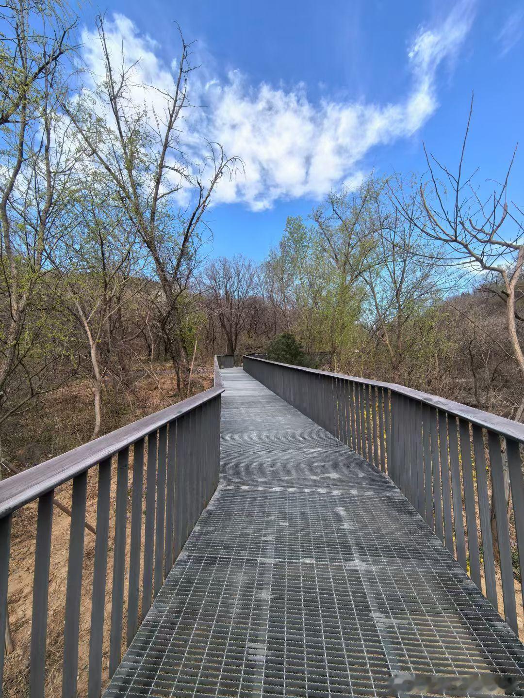 京郊秘境寻清幽暂别京城喧嚣人潮，钻进原住民私藏的山间秘境，才懂山水藏着这般惊喜。