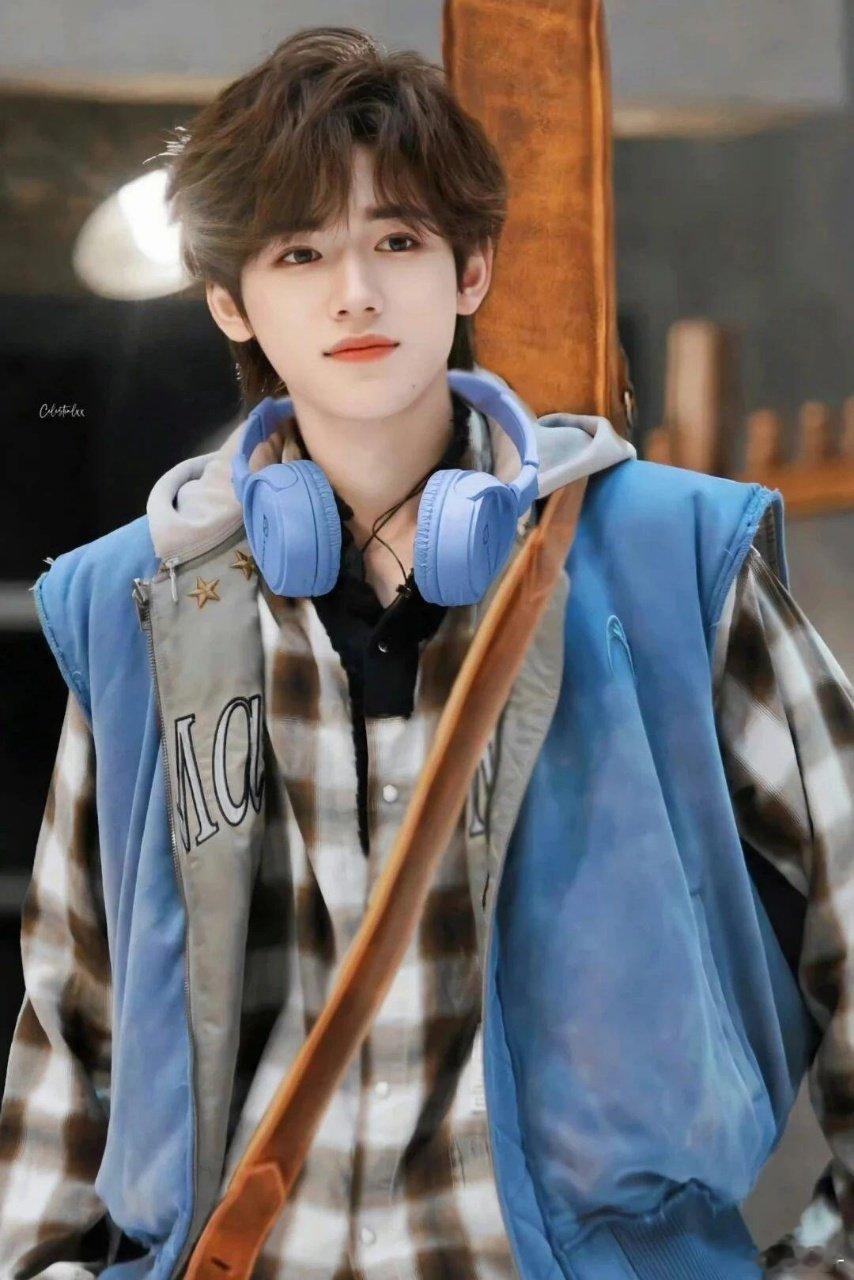 时代少年团时代少年团刻板印象都是自己给的 贺峻霖简直是行走的美食雷达！川菜火锅样