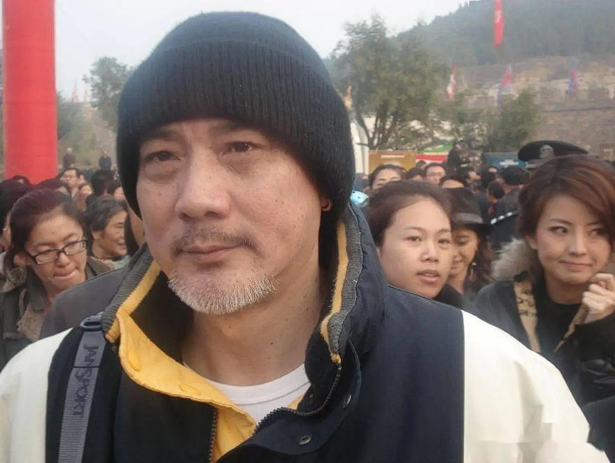 巨星陨落！根据香港媒体报道，80年代香港武侠片巨星徐少强因患食道癌去世，享年73