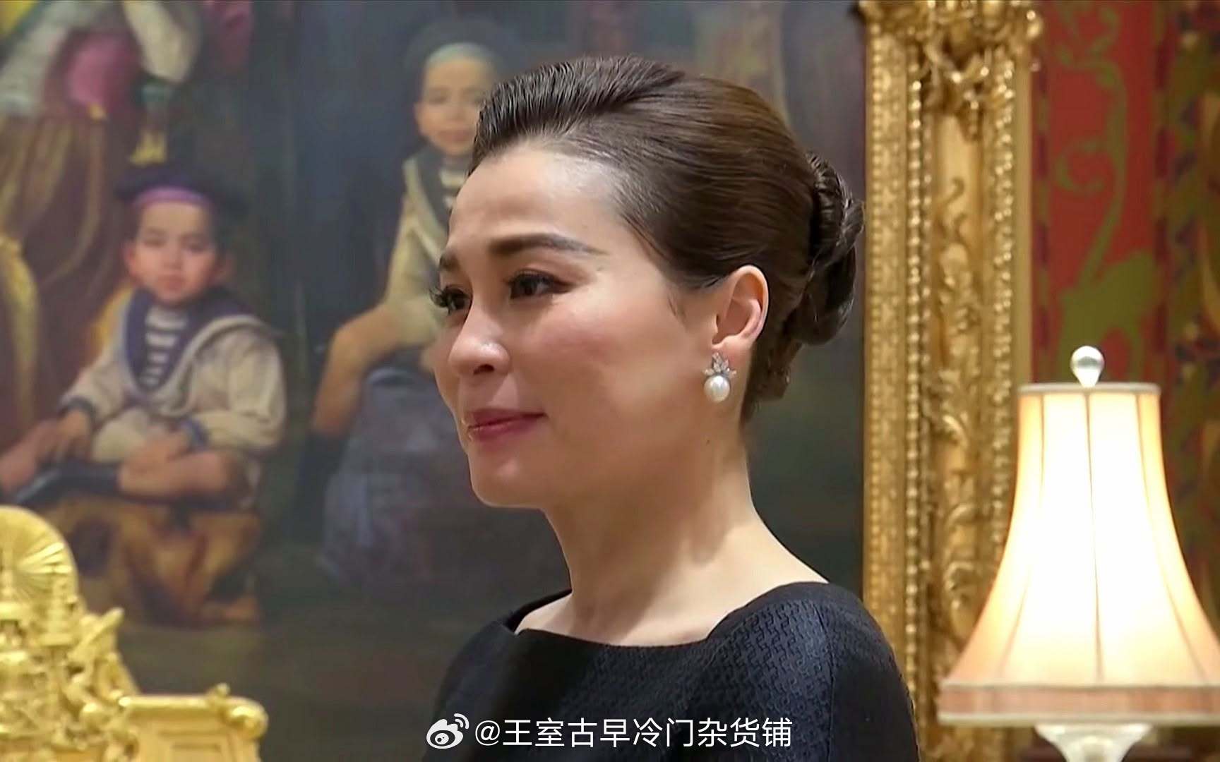 王室王室泰国王室素娘娘 2026年7月15日，狗哥素娘娘会见英国法国西班牙大使。