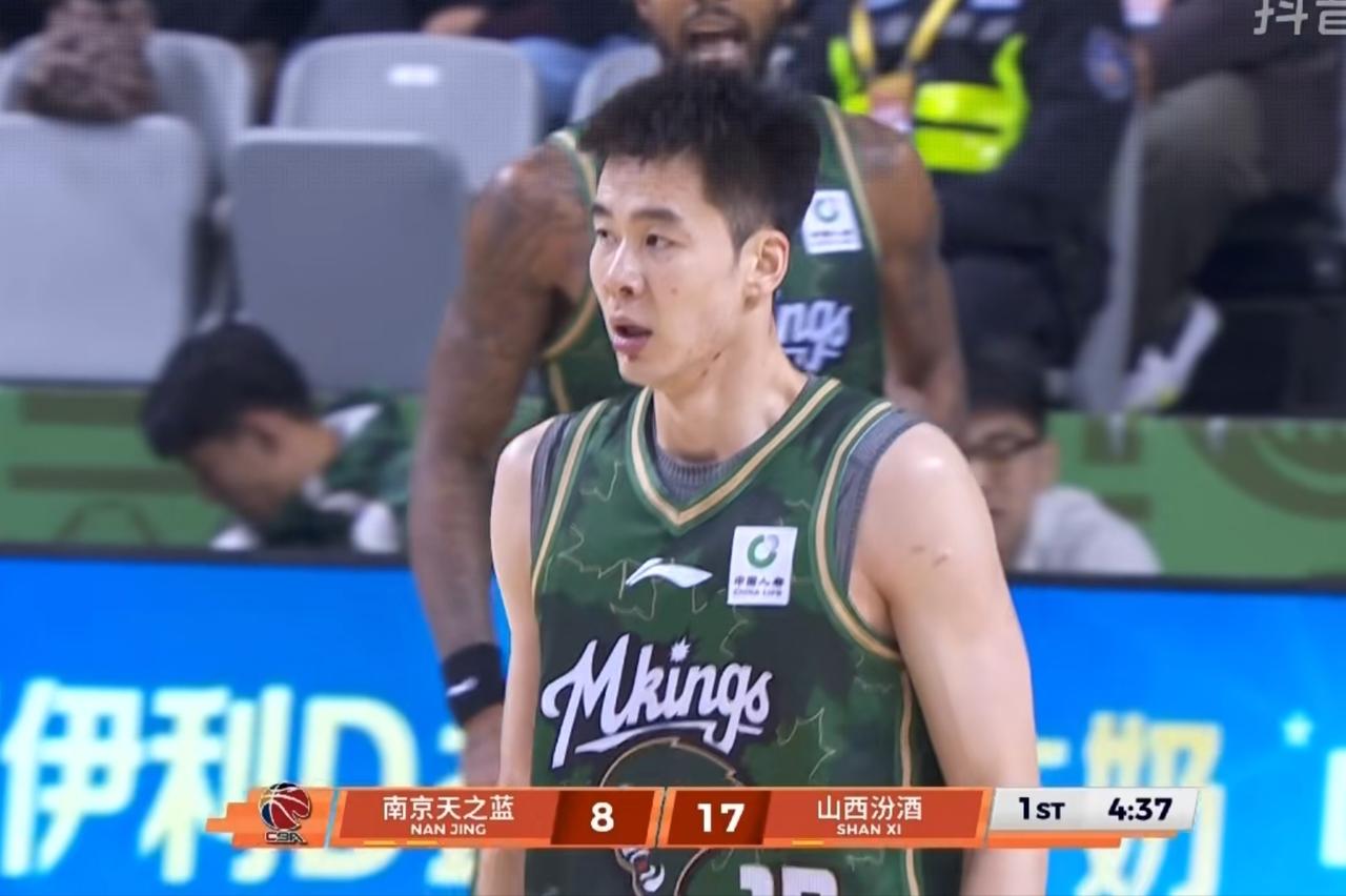 CBA第五轮南京主场迎战山西，上半场战罢，有点看不下去了，感觉索然无味。
两队防