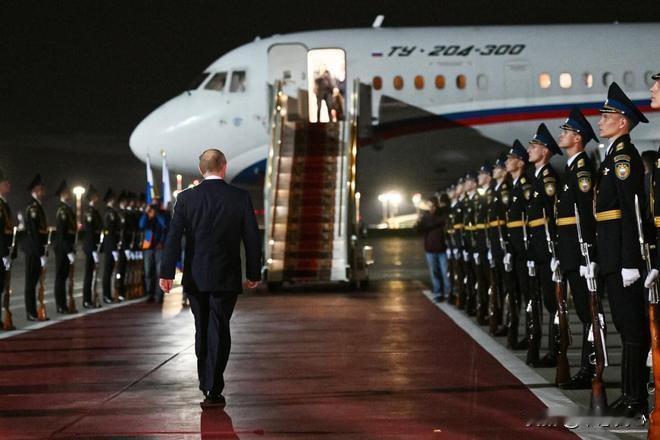 对一国首脑的攻击，被视为宣战，而对普京的攻击，应该是能触发三战的……

记得就这