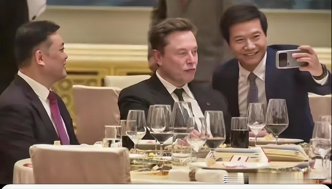 马斯克：这个人是谁啊？我不熟啊