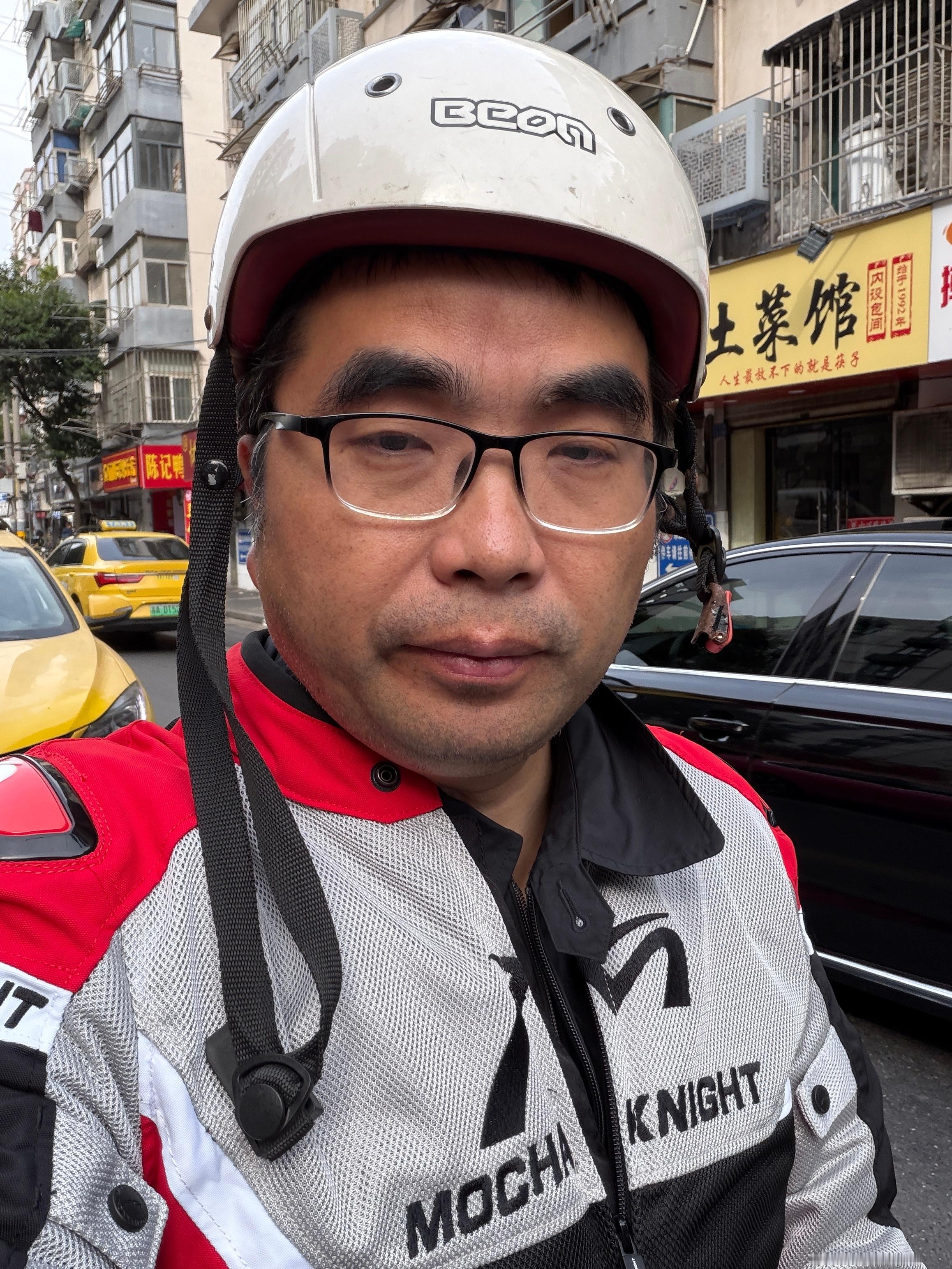 一觉醒来，真要送外卖了[允悲]，都是美国政府停摆惹的祸啊，稳住[泪] ​​​