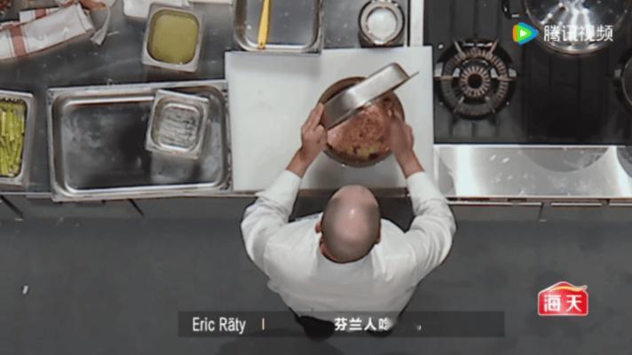 谢霆锋说原来老外做肉丸也要打劲一饭封神 这颗西式肉丸做梦都想不到，自己还肩负着中