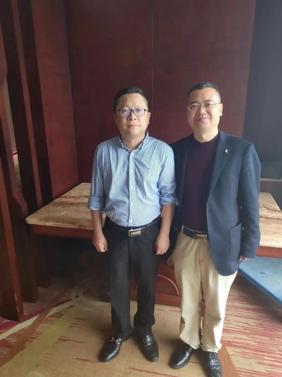 敬和《诗刊》主编 李少君老师 绝句十首韵：    作者  李家宁

1、和李少君