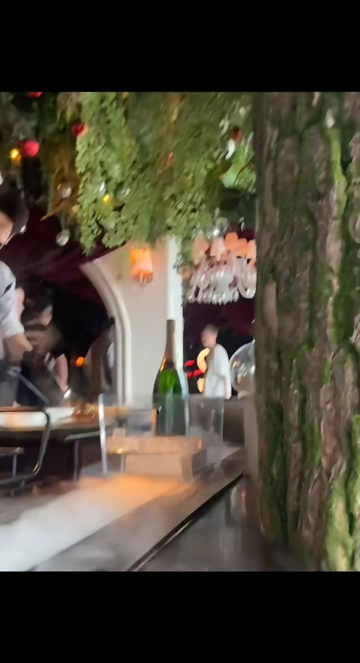 咋感觉全世界昨晚都在偶遇鹿哥呢。
