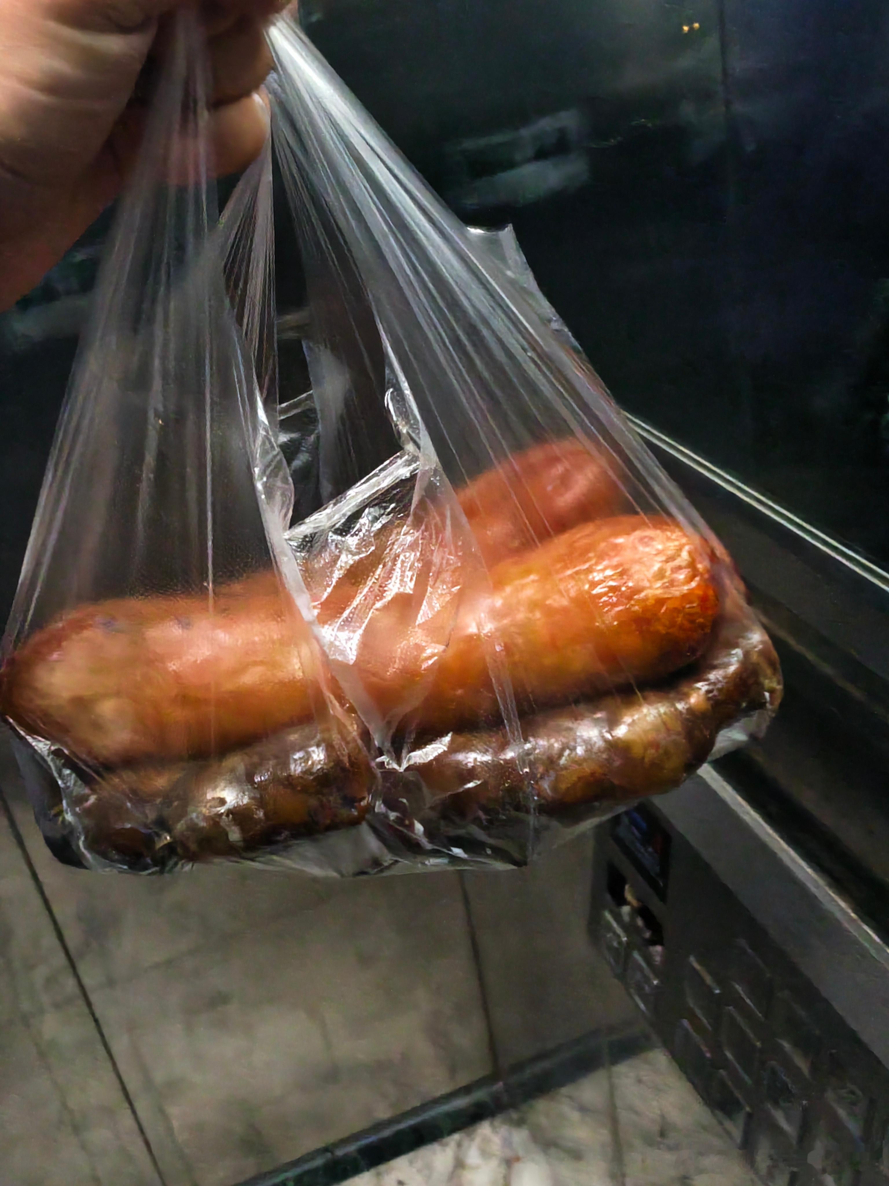 几个兄弟叫我下班喝酒我带点东北特色下酒菜给他们准备香迷糊他们 ​​​