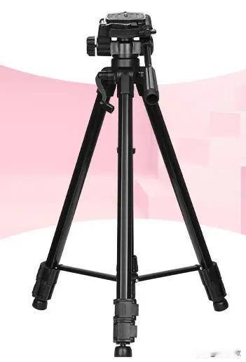 要想成为一名影视领城创作者，我来给大家介绍一下我的心得，希望能给你带来点帮助。
