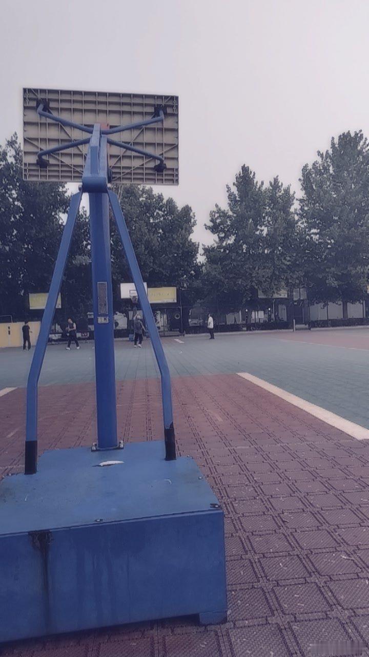7：6：5，30个罚球线位置投进18个。100个三分球投进 ​​​