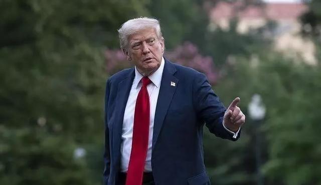 特朗普曾对外放话，声称如果中国在台湾问题上采取行动，美方可能对 北京 实施打击。