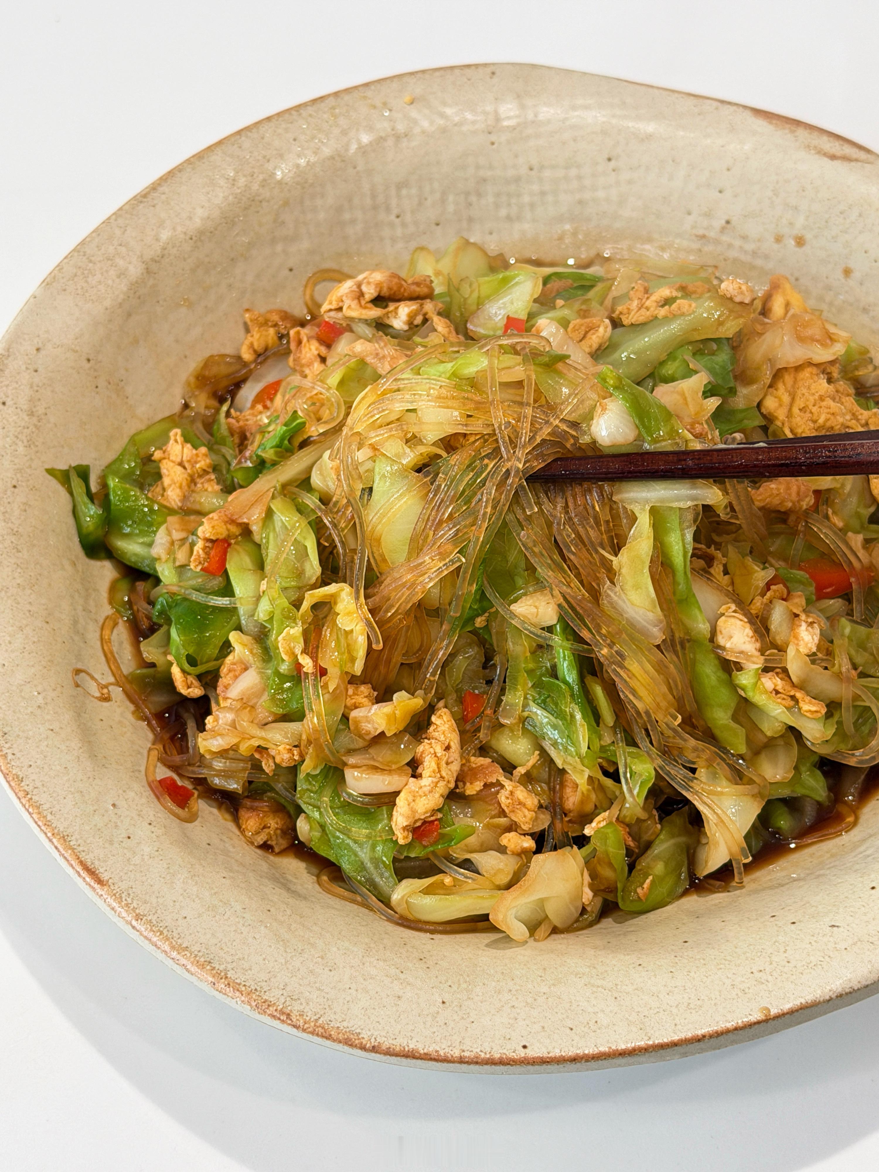 包菜炒粉丝，饭店味！ 