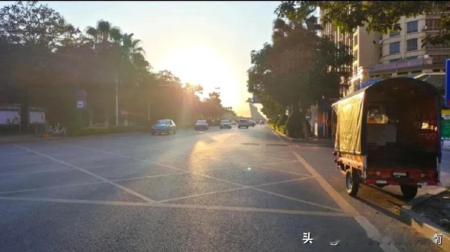 素心阿姨说
生活慢慢走，美好悄悄来

退休了真好！

清晨醒来，世界还是安静的样