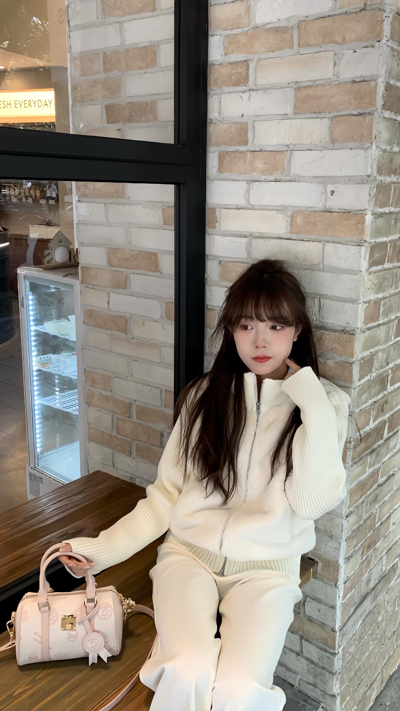 明明家里的路最熟悉 为什么长大却越走越远
冬日穿搭 2025陪我出片的高光穿搭合