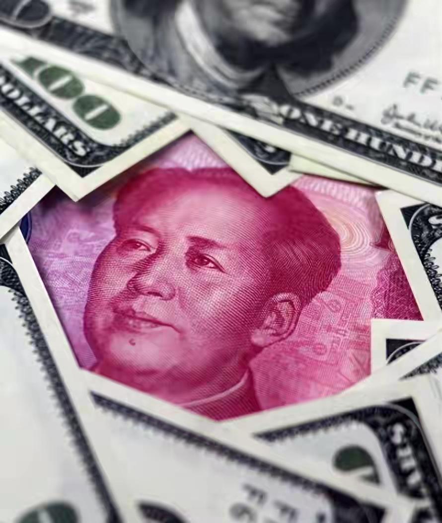 人民币正在实现从外围货币到次中心货币的跃升
在国际金融体系中，美元是中心货币，也