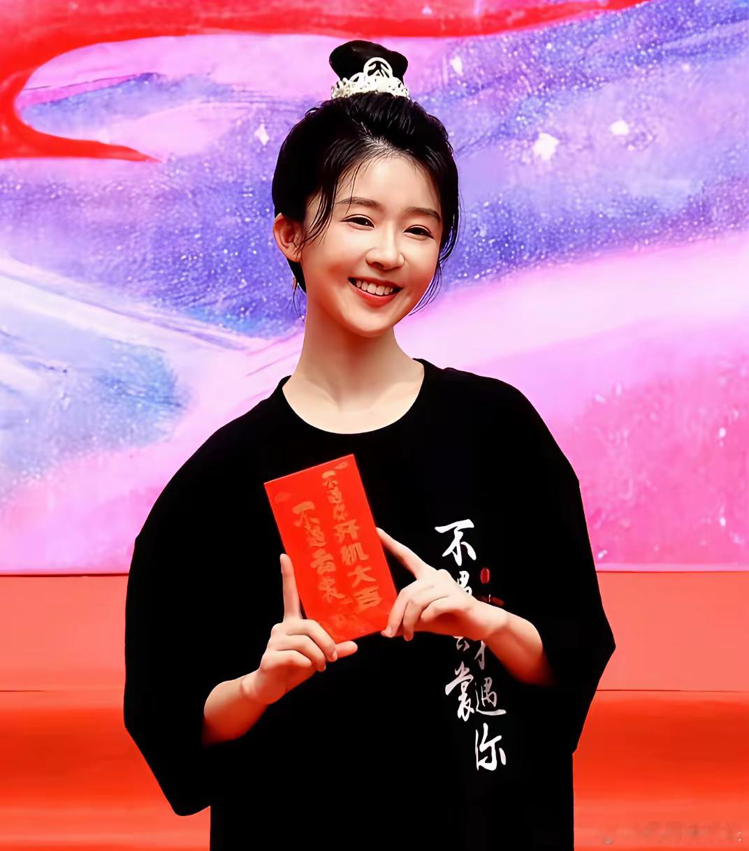 宋伊人啊宋伊人，你说说你，都32岁的年纪了，实在不行你就退圈吧，主要是网友根本不