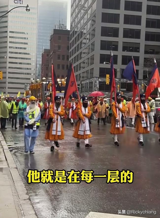 英国当年用硬实力殖民印度，印度如今用软实力殖民英国。

英印关系：当年英国武力殖