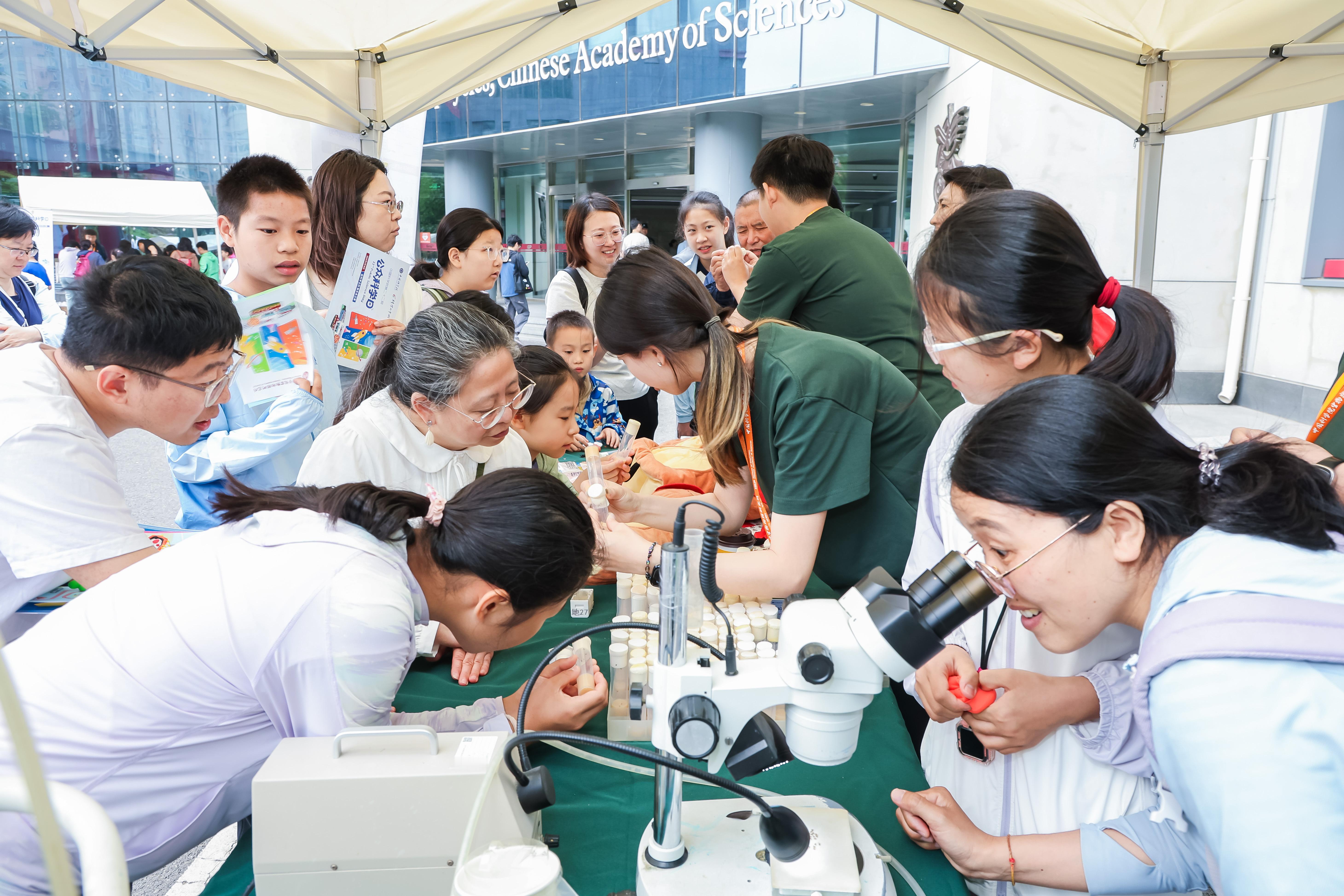 公众科学日 谁懂啊！中国科学院生物物理研究所的现场直接点燃了我的好奇心🔥移液枪
