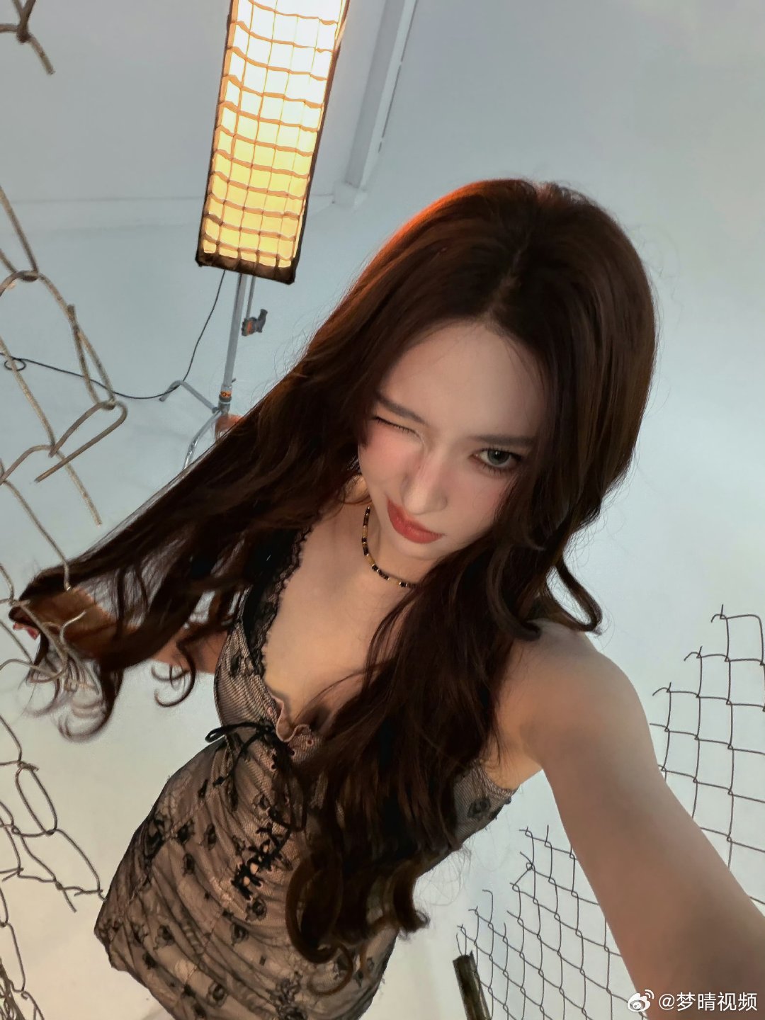 想知道程潇看的什么短剧程潇跟我追的是一部短剧吧这就是短剧顶配千金吧！程潇蓬松卷发