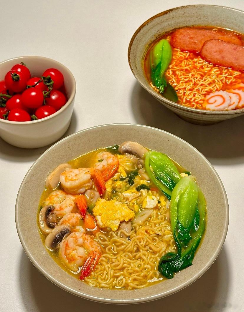 吃泡面中了1g黄金兑了千元现金火了！这一幸运事件让大家纷纷感叹，原来泡面不仅能充