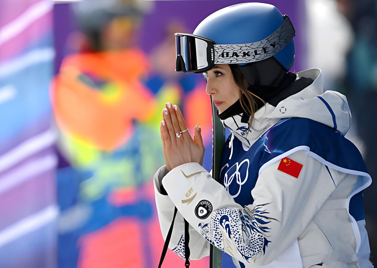 谷爱凌决赛谷爱凌冬奥银牌谷爱凌马上登颁奖台，郑钦文也已登场，迟来的2026赛季个