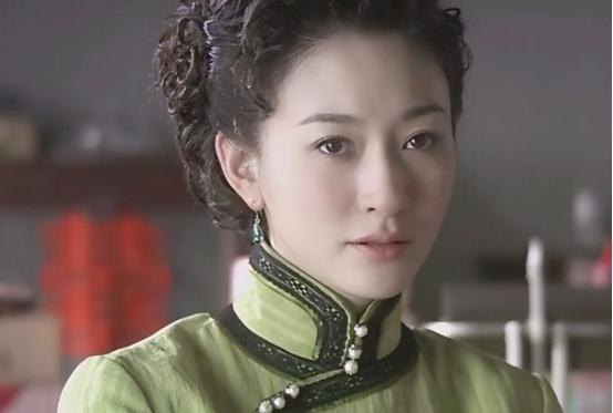 1904年，22岁的蔡锷迎娶29岁的刘长姑，可是等花轿到了门口，新娘却坚持不肯出