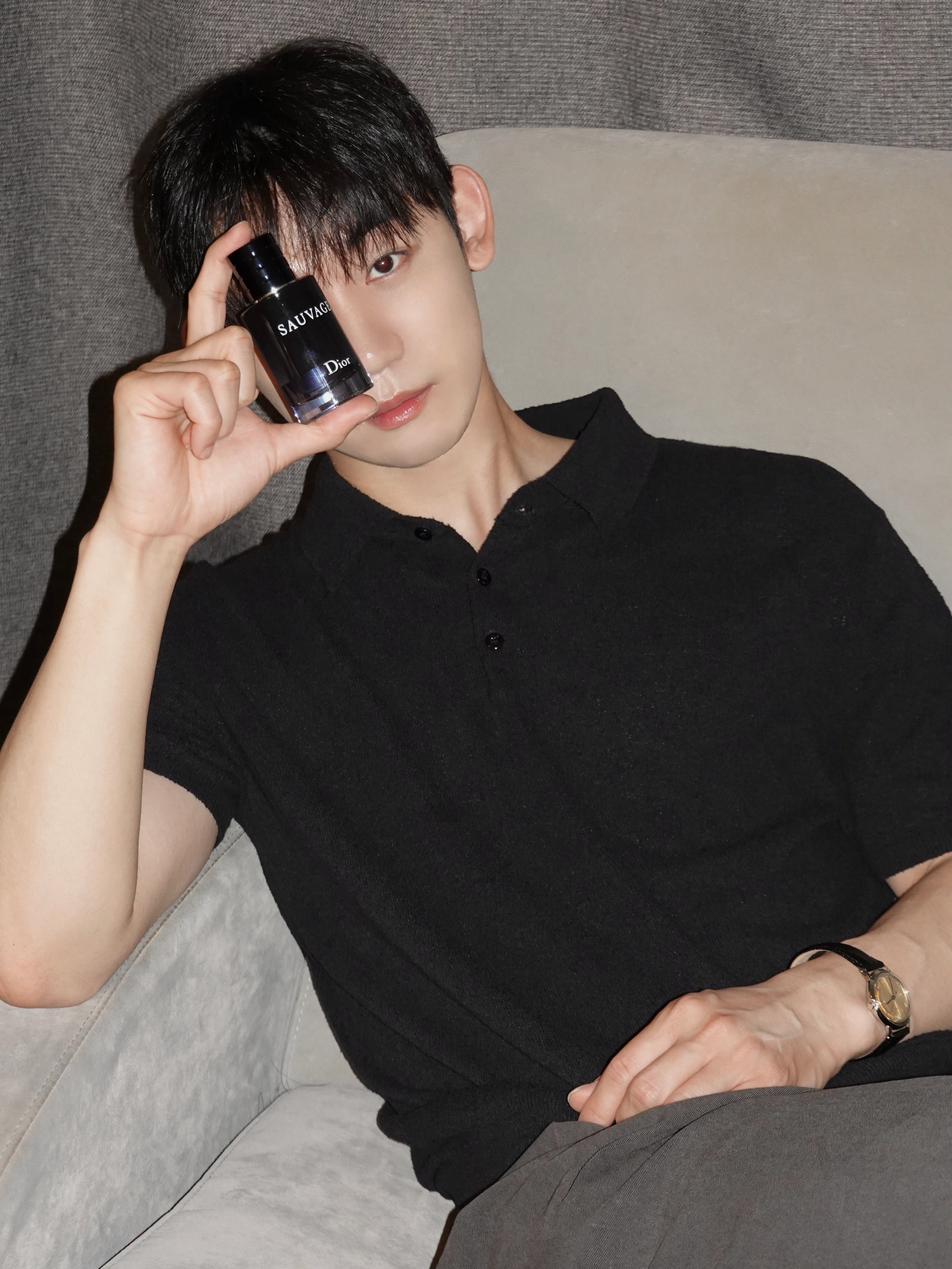 换乘恋爱4 宰亨ins更新：@ diorbeauty 