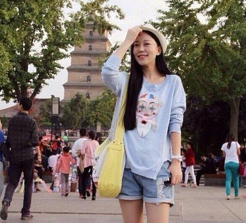 中南大学“最美”英语老师，上课从不点名，课堂上从未有人缺席
孔玮出生在安徽潜山，