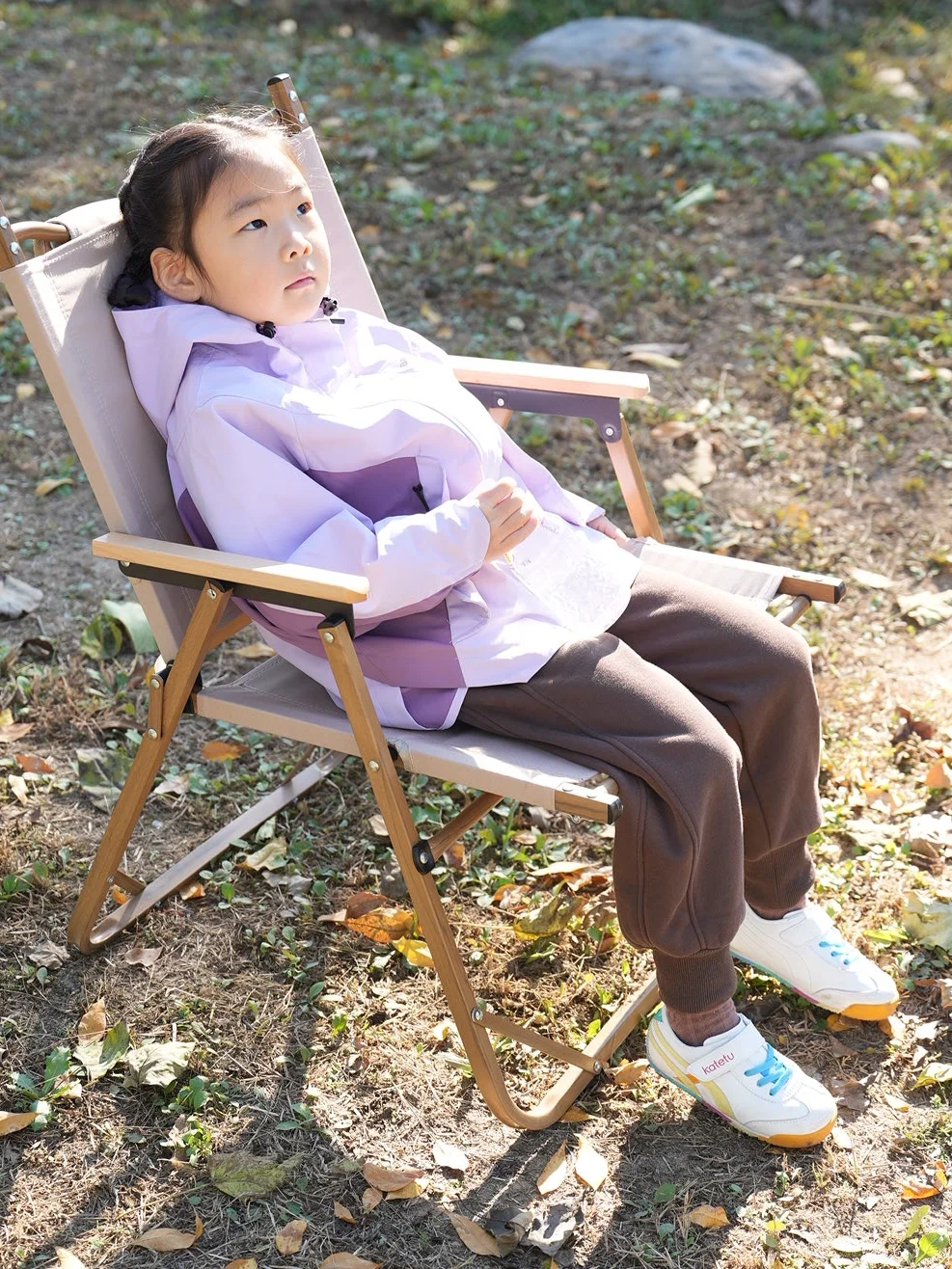 怎么办？她非得带着露营椅去公园坐坐😅