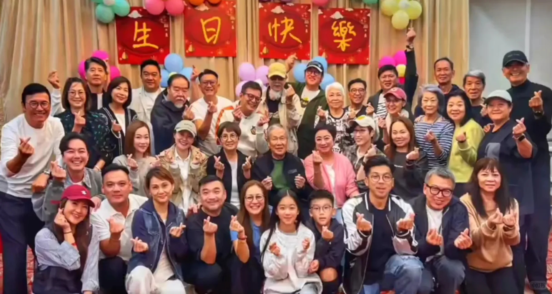 周润发请近百名TVB旧同事聚餐谁懂啊！70 岁发哥的 35 年友情太好哭了😭发