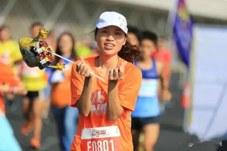 我就一个疑问，为什么号称最快女护士的张水华参加过全国好多地方的马拉松，保定的马拉