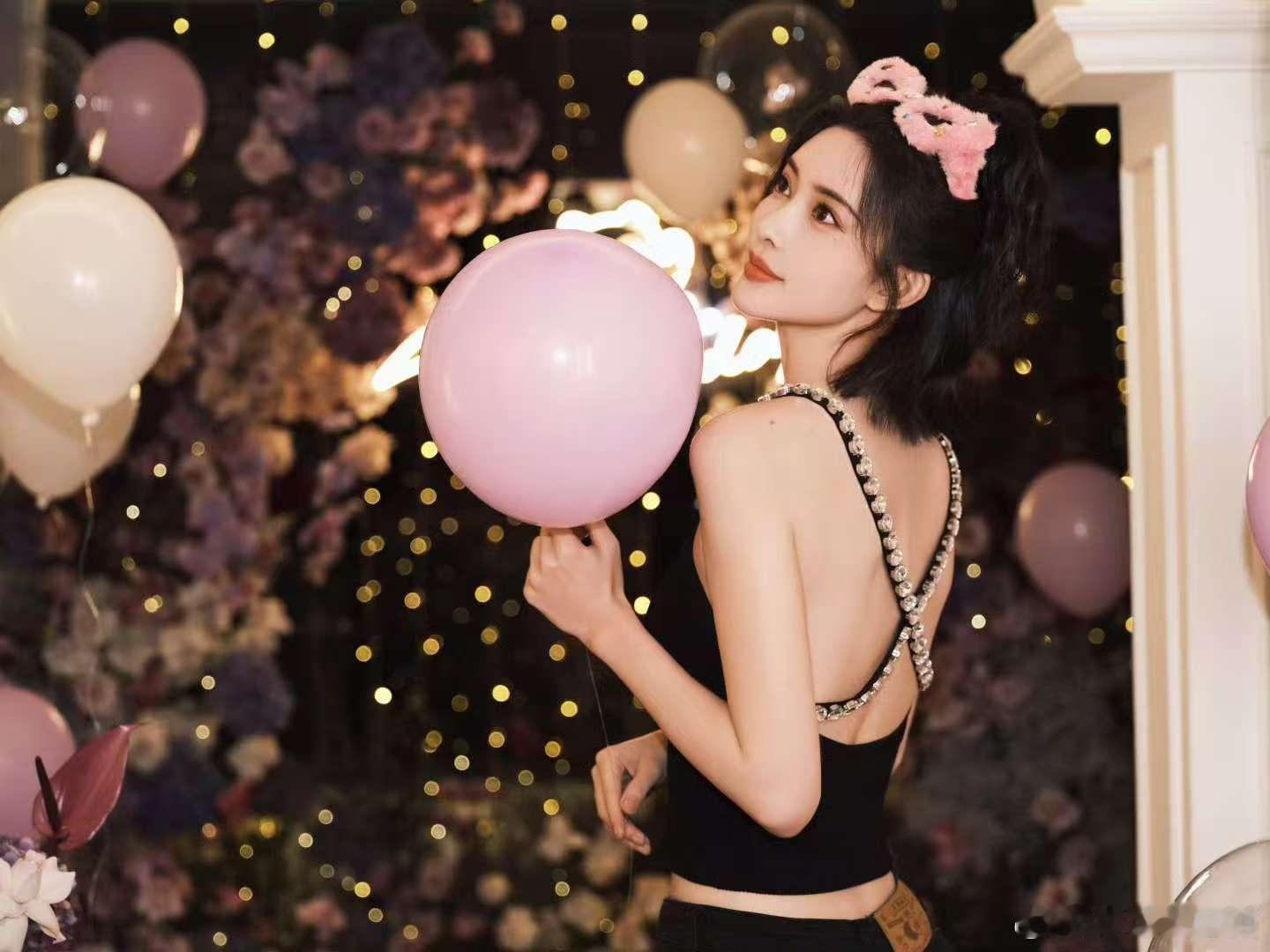 孟子义说宠物是自己选择的家人     湖南卫视跨年晚会 孟子义通过跨年晚会平台，