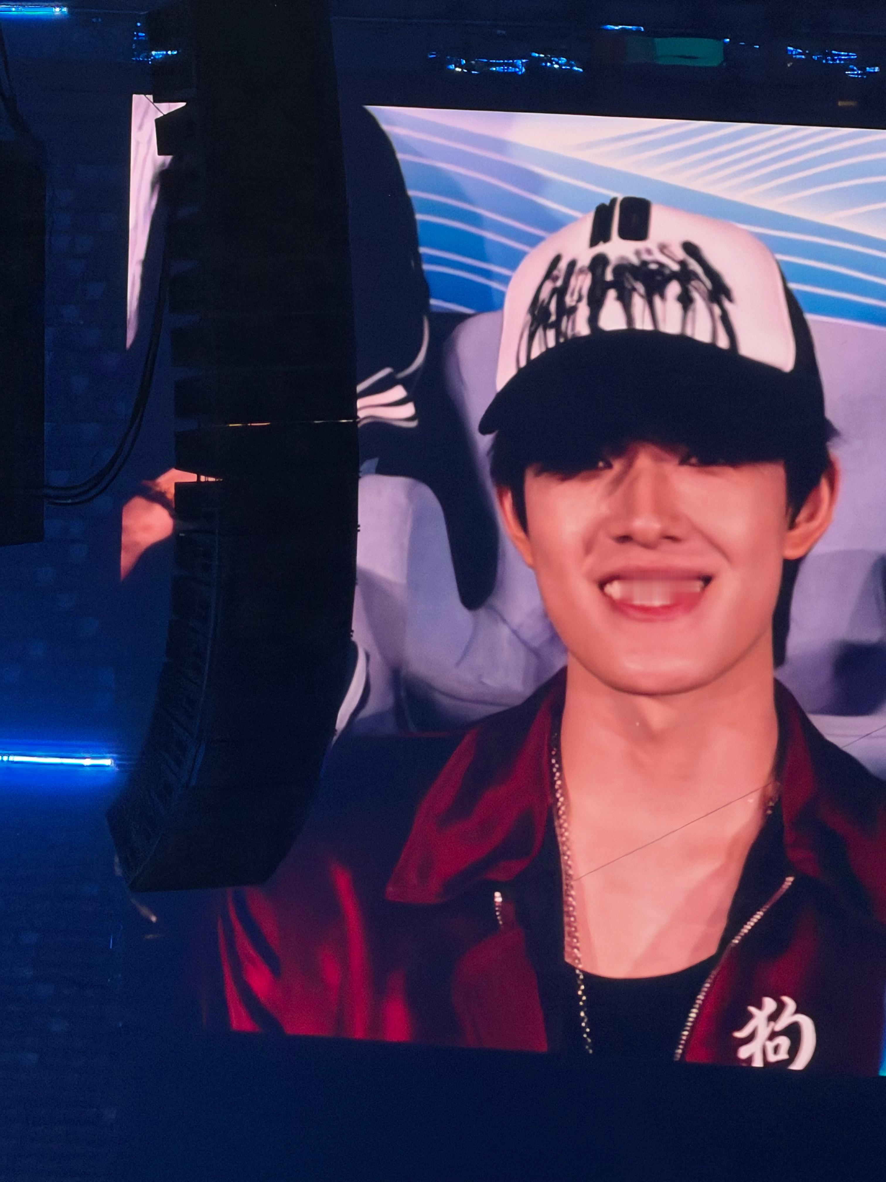 张极又去张杰演唱会来张极二刷张杰演唱会张极又去张杰演唱会了