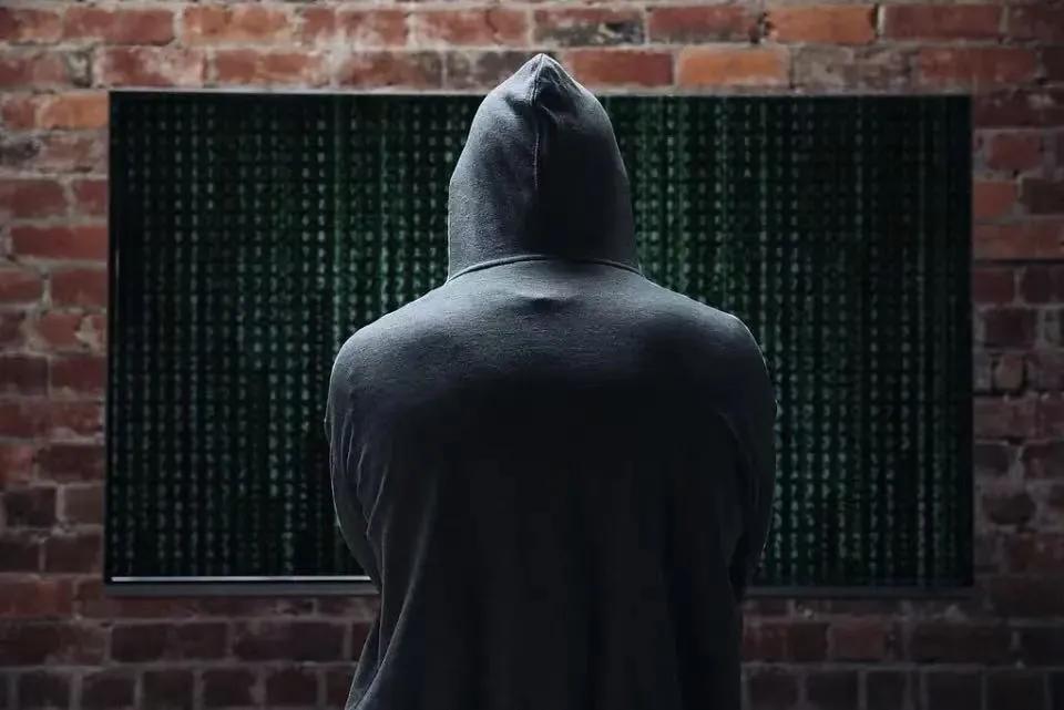 日本现在最慌的，其实不是航母下饺子，也不是火箭炮射程，而是中国哪天真的动手，把他