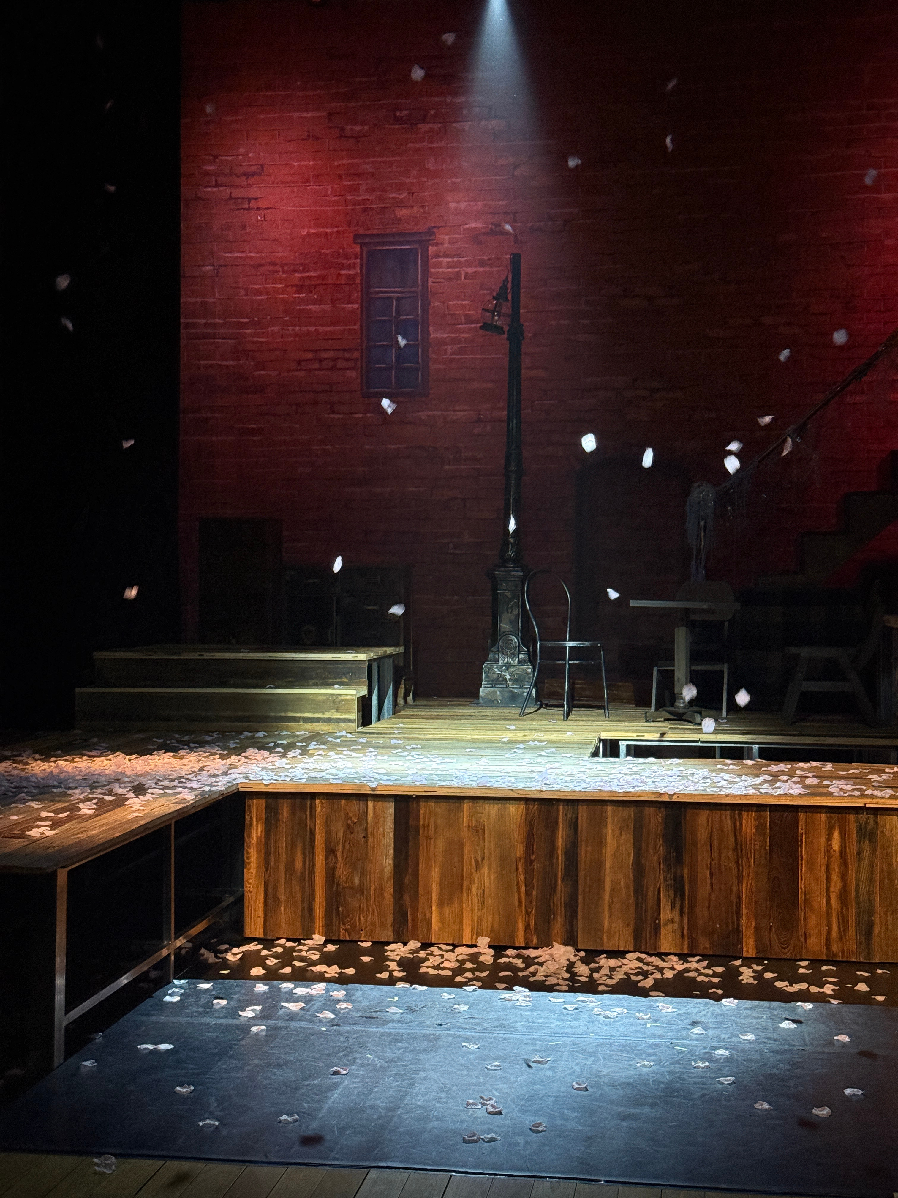 有朝一日一定要開一家賣誇張飾品的花店 ​​​