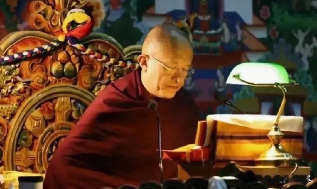 宗萨仁波切说：“如果你出离了所有执着，那么你就会变得非常自由，没有任何事情可以激