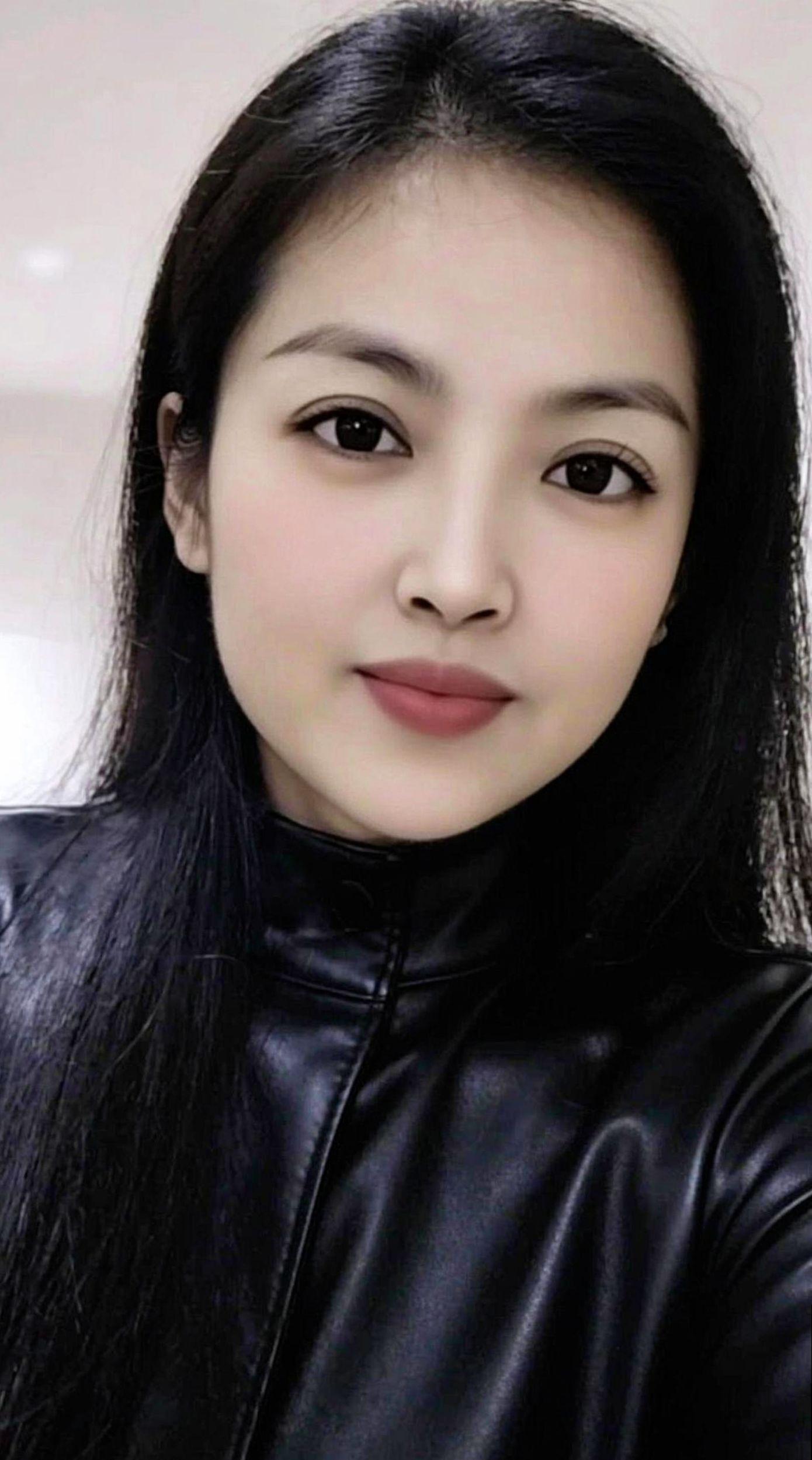 穿搭 漂不漂亮你们说了算 AI日常低饱和自拍