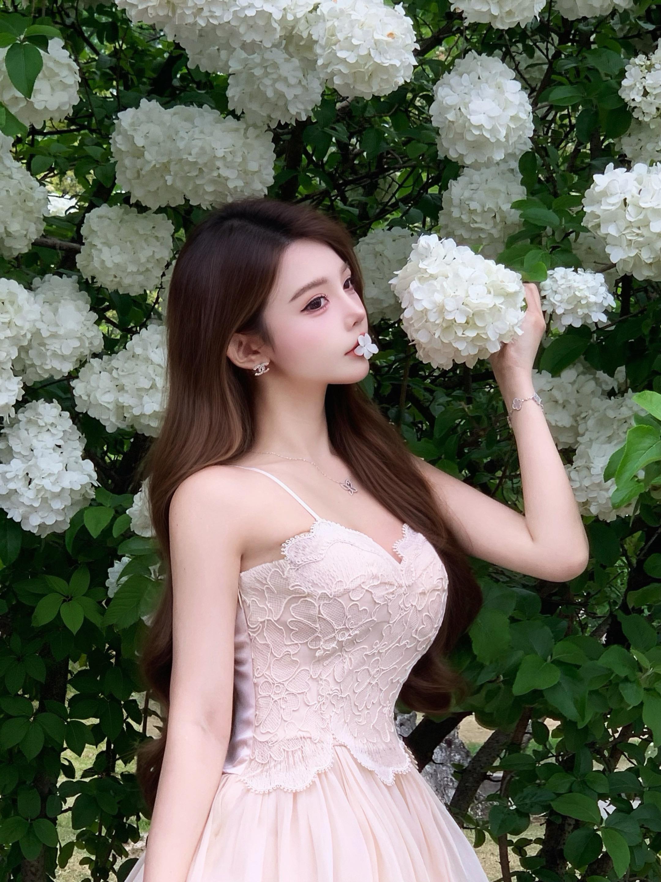 一抹春妆赴春光🌸。