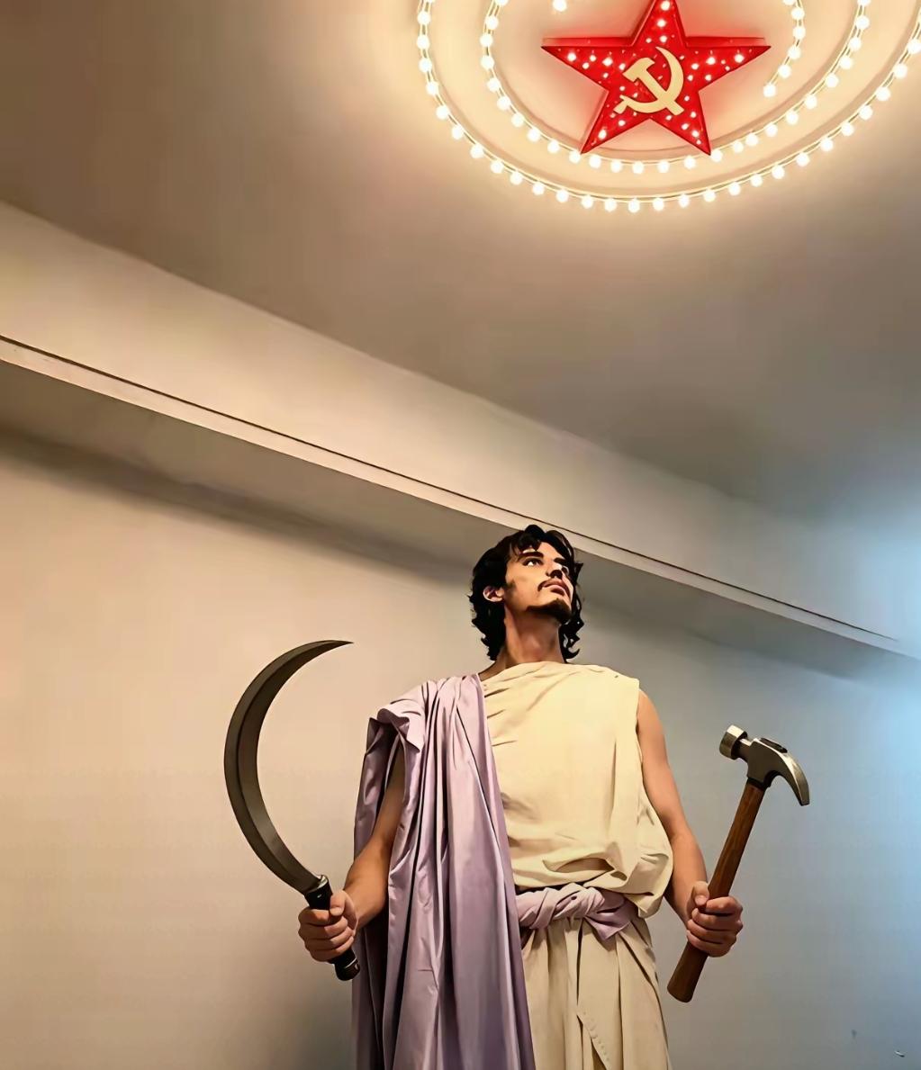 我们媒体的对外作战水平着实欠佳，不过民间自媒体的战斗力却与日俱增。
来自新疆的小