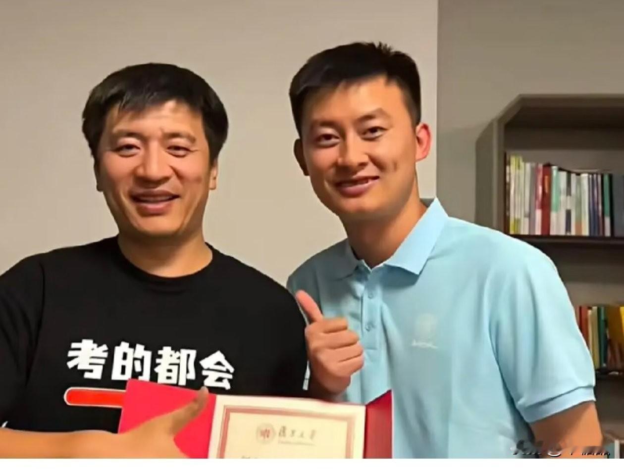 有很多孩子因为他，才上了和自己考分匹配的学校;有很多孩子因为他，坚定了信念少走了